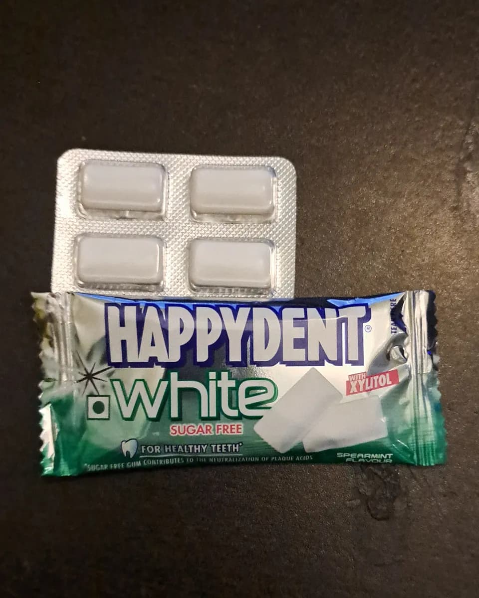 Happydent pack of gum — 6ct to 4ct