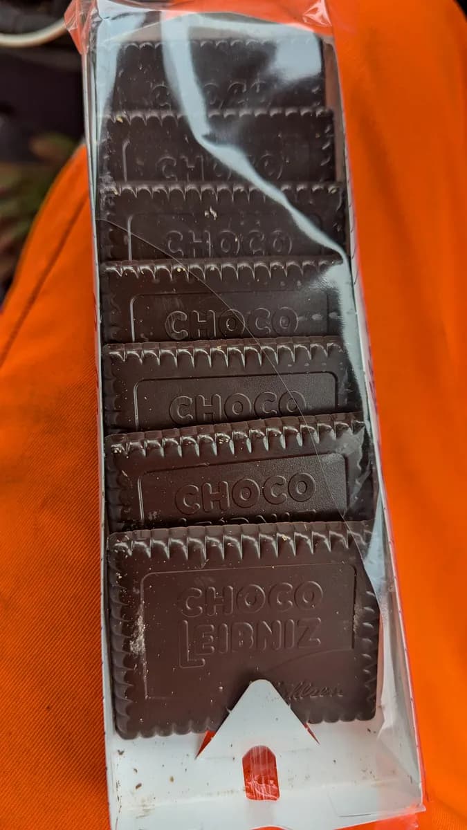 Bahlsen Biscuits — 9ct to 8ct